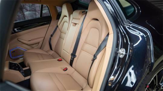 2022 Porsche Panamera - Images - 12