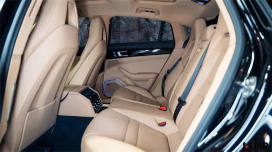 2022 Porsche Panamera - Images - 13