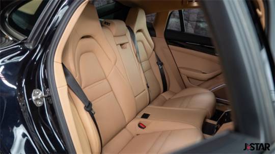 2022 Porsche Panamera - Images - 16