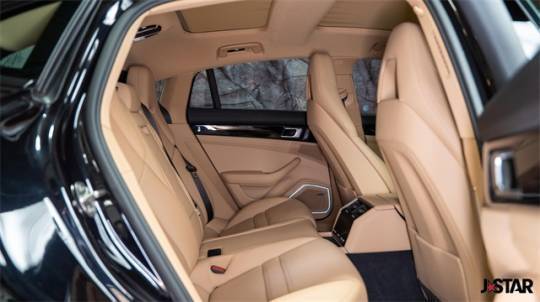 2022 Porsche Panamera - Images - 17