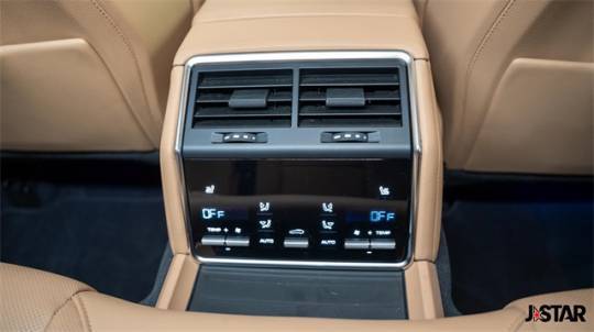 2022 Porsche Panamera - Images - 19