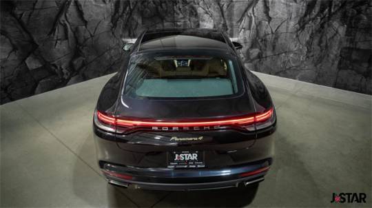 2022 Porsche Panamera - Images - 23