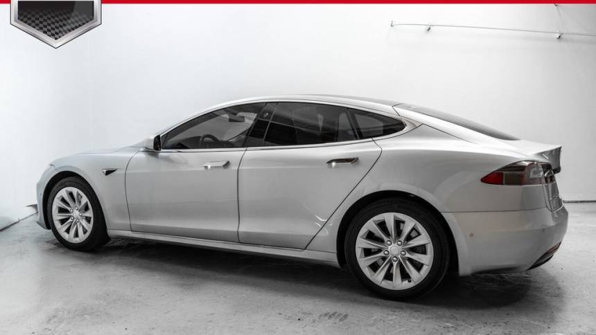 2018 Tesla Model S 5YJSA1E22JF276673