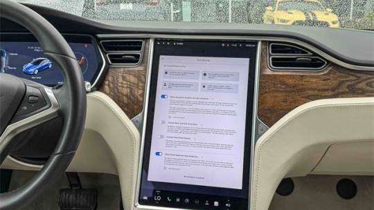 2018 Tesla Model S 5YJSA1E27JF246911