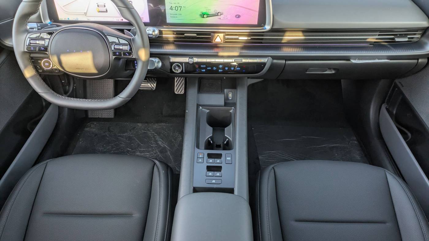 2025 Hyundai IONIQ 6 KMHM54AC4SA085761