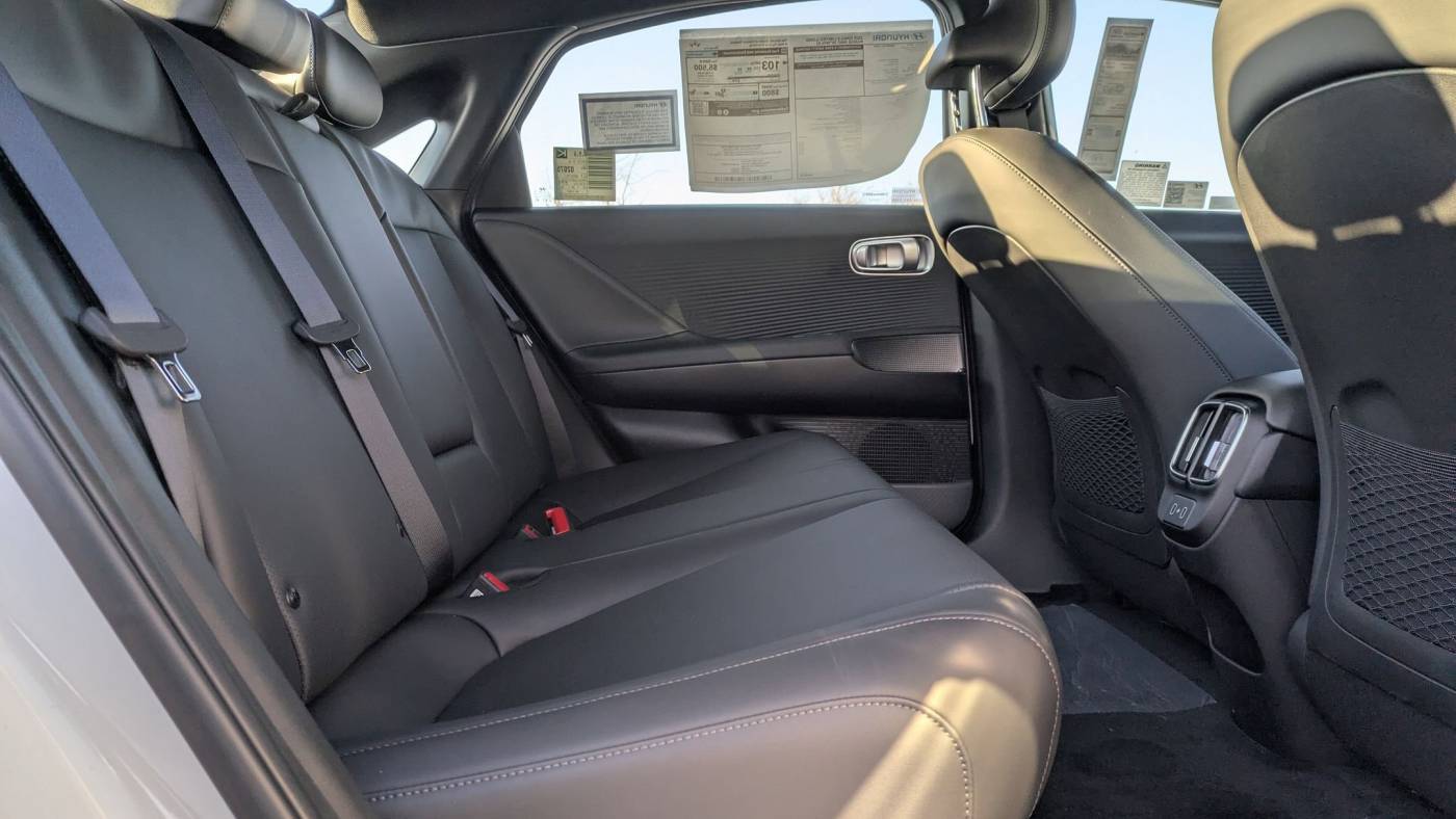 2025 Hyundai IONIQ 6 KMHM54AC4SA085761