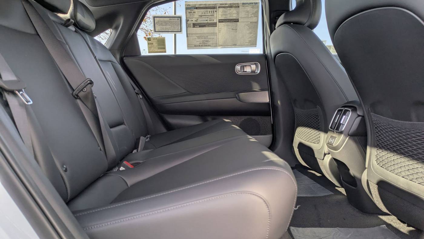 2025 Hyundai IONIQ 6 KMHM34AA3SA096206