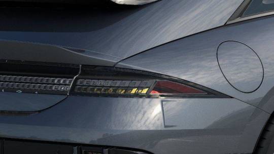 2025 Hyundai IONIQ 6 KMHM34AA0SA096115