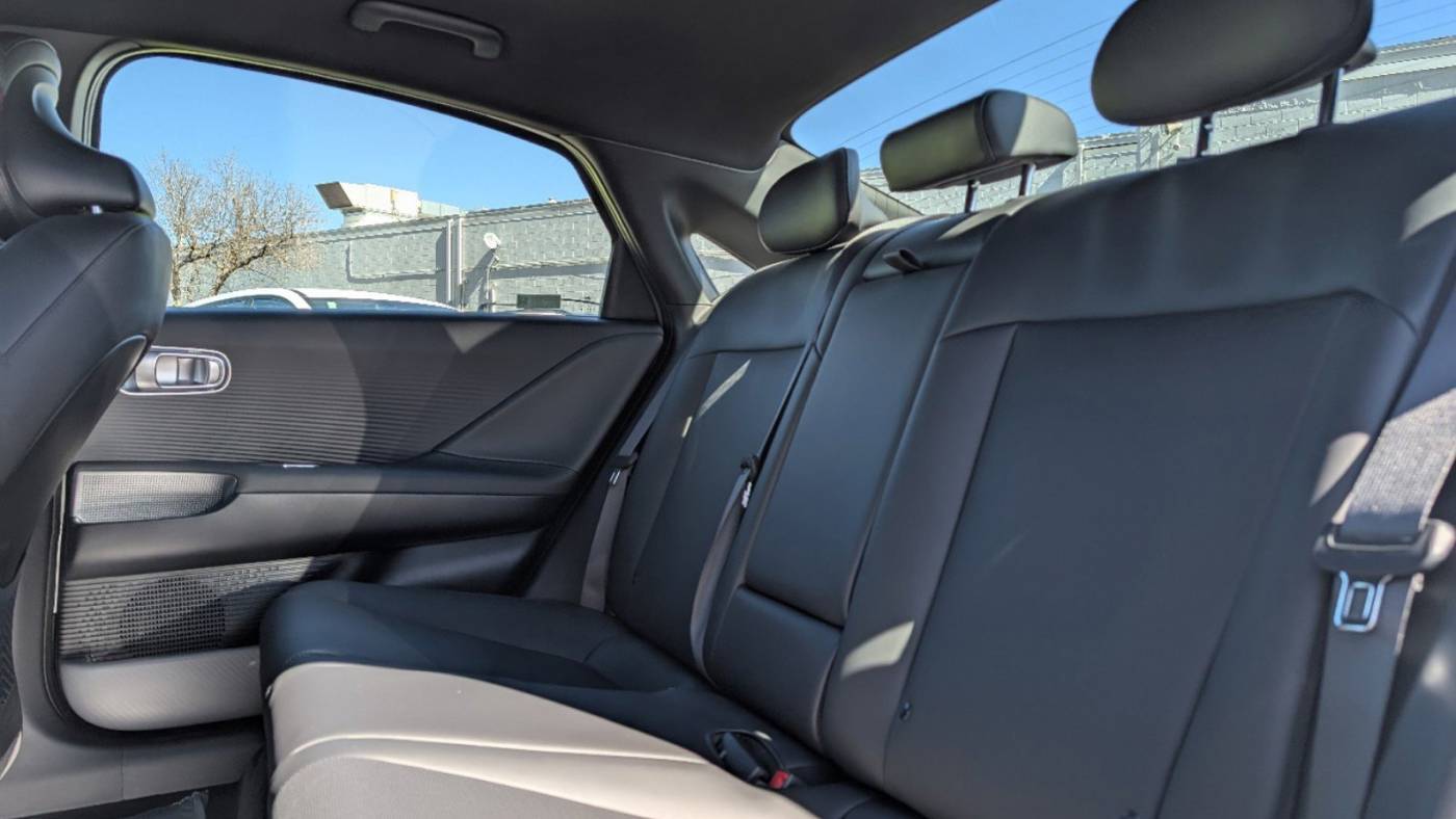 2025 Hyundai IONIQ 6 KMHM34AC6SA090157