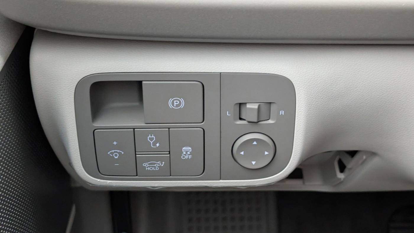 2025 Hyundai IONIQ 6 KMHM34AC9SA090184