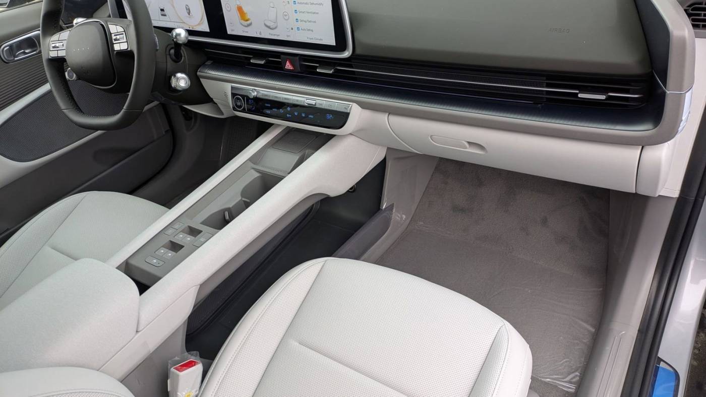 2025 Hyundai IONIQ 6 KMHM54AA0SA096125