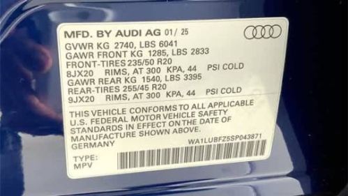 2025 Audi Q4 e-tron WA1LUBFZ5SP043871