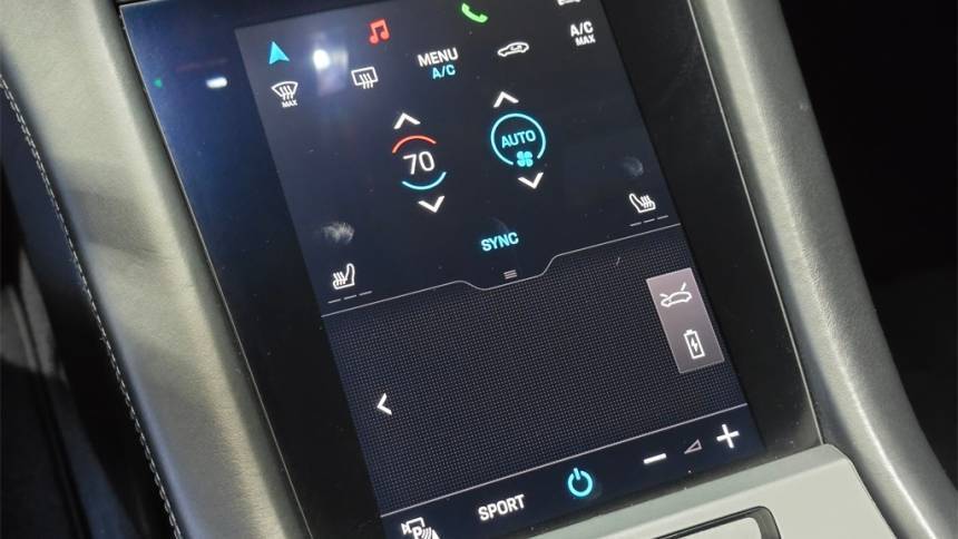 2022 Porsche Taycan - Images - 15