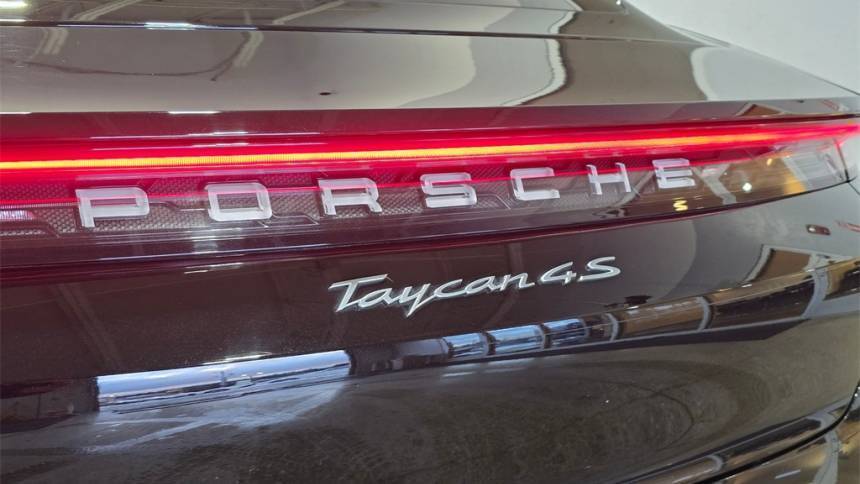 2022 Porsche Taycan - Images - 25