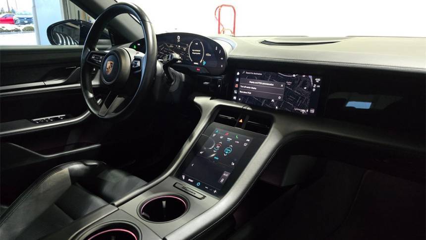 2022 Porsche Taycan - Images - 30