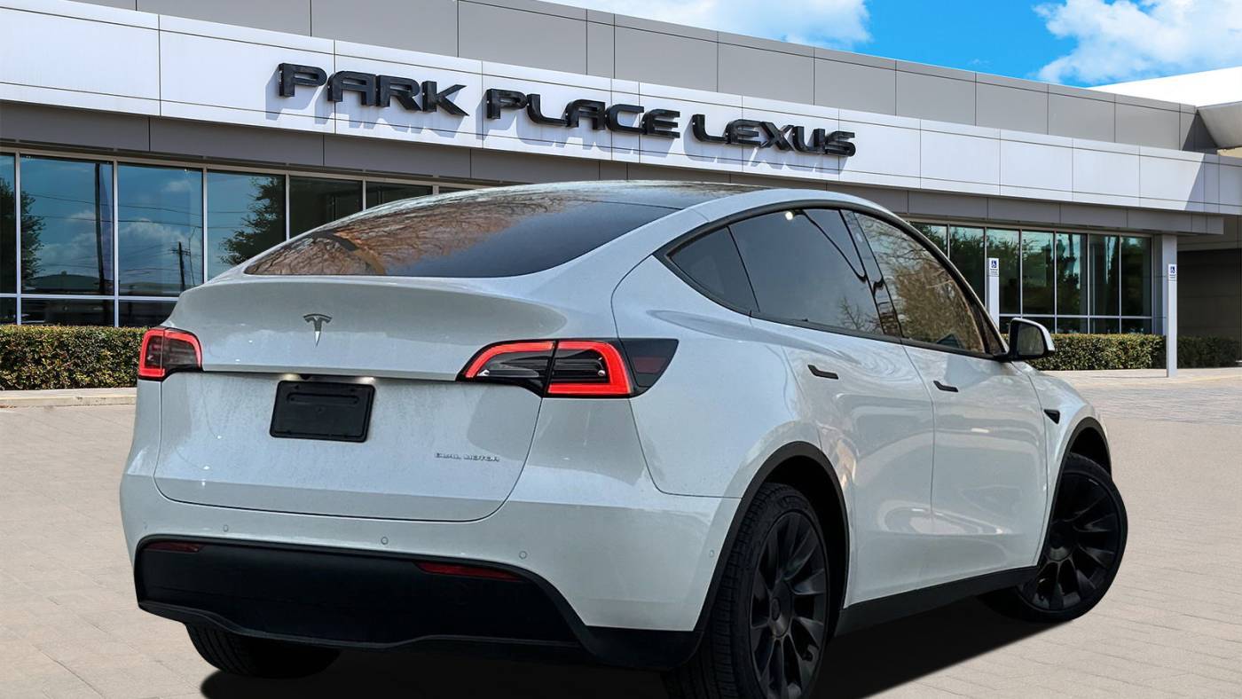 2021 Tesla Model Y 5YJYGDEE6MF303995