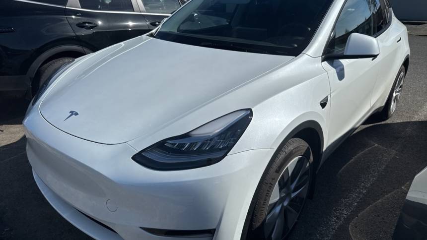 2023 Tesla Model Y 7SAYGDEE8PA149620