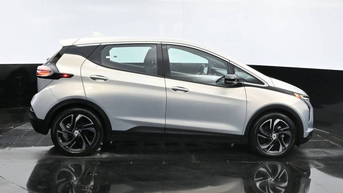 2023 Chevrolet Bolt - Images - 10