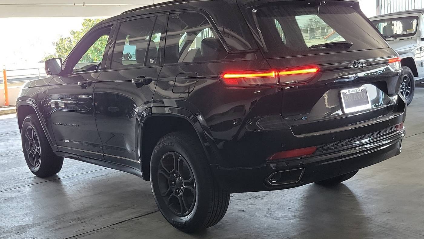 2025 Jeep Grand Cherokee 1C4RJYB65S8678588
