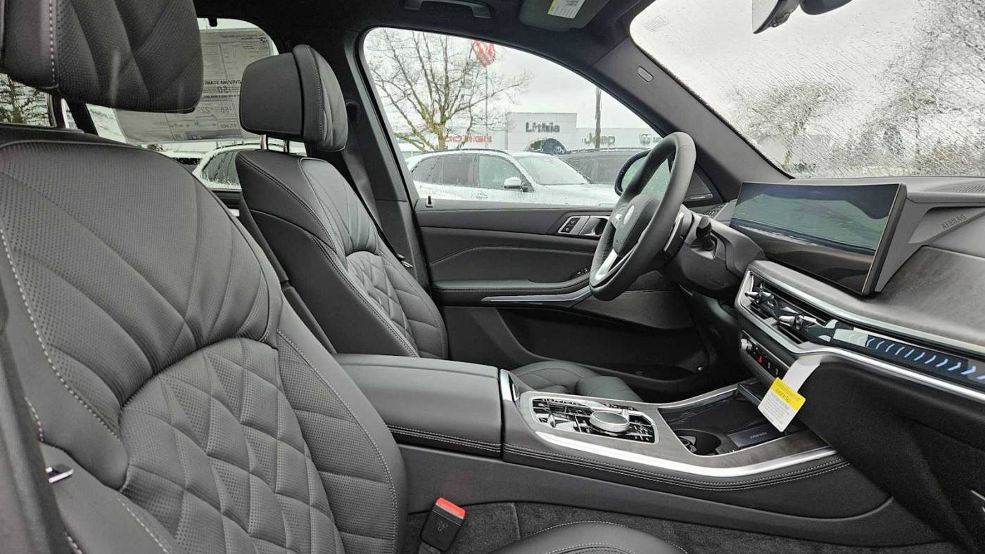 2025 BMW X5 5UX43EU02S9Y77585