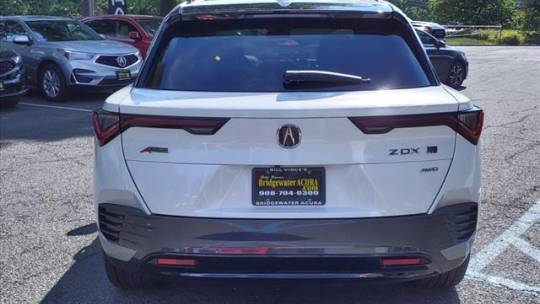 2024 Acura ZDX 4W5KHNRLXRZ502960