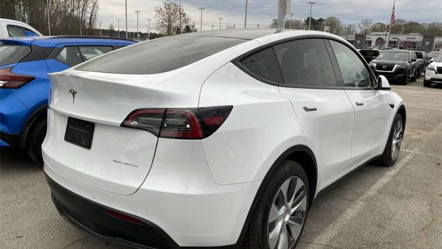2022 Tesla Model Y 7SAYGDEE1NA016811