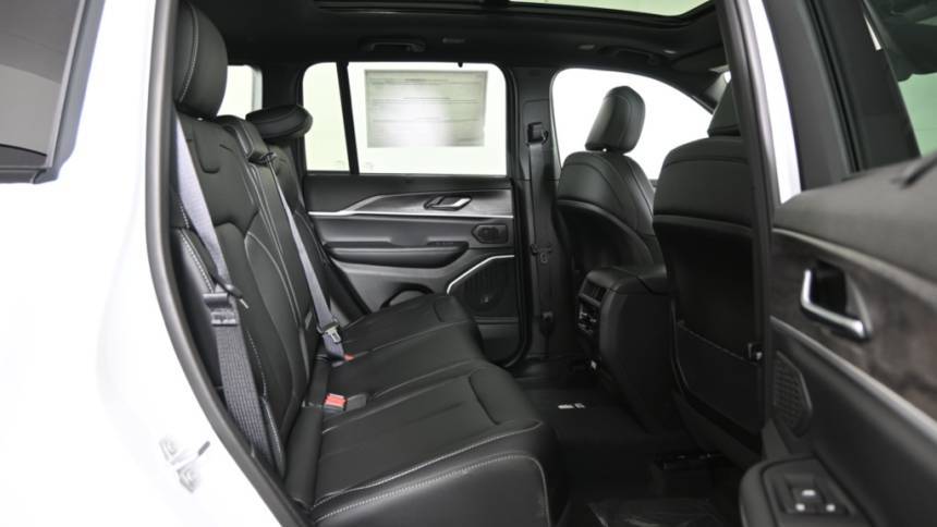 2025 Jeep Grand Cherokee 1C4RJYB63S8678590