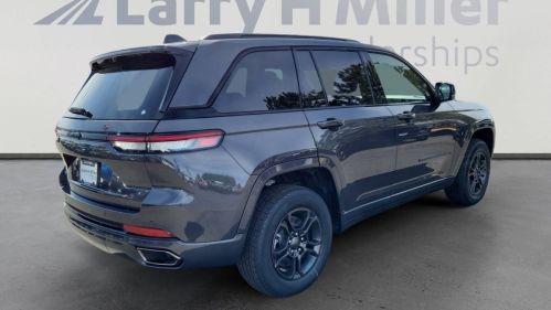 2025 Jeep Grand Cherokee 1C4RJYB68S8685292