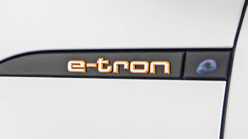 2023 Audi e-tron S - Images - 13