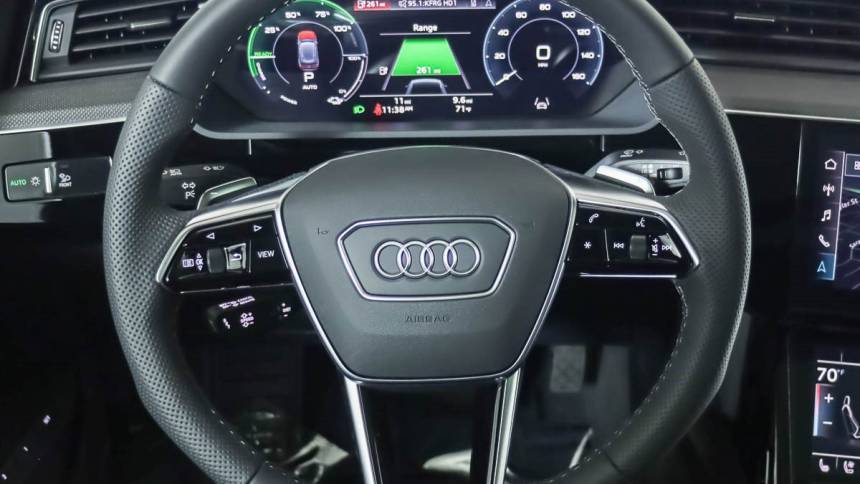 2023 Audi e-tron S - Images - 16