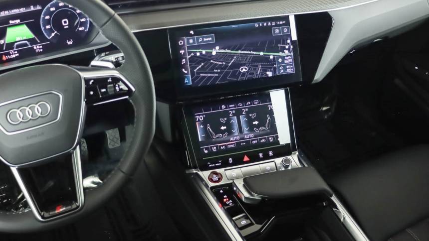 2023 Audi e-tron S - Images - 18