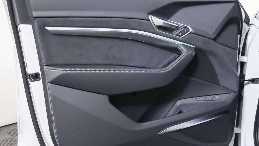 2023 Audi e-tron S - Images - 20