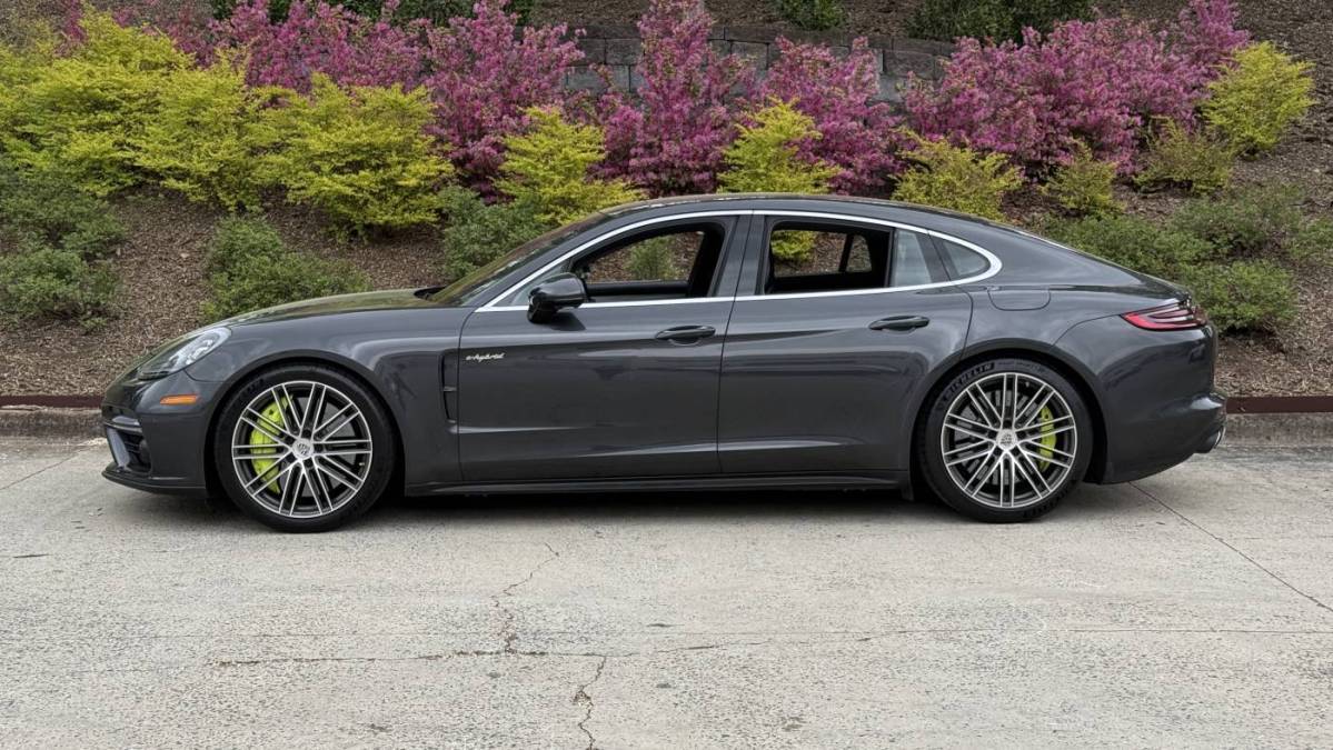 2018 Porsche Panamera - Images - 6