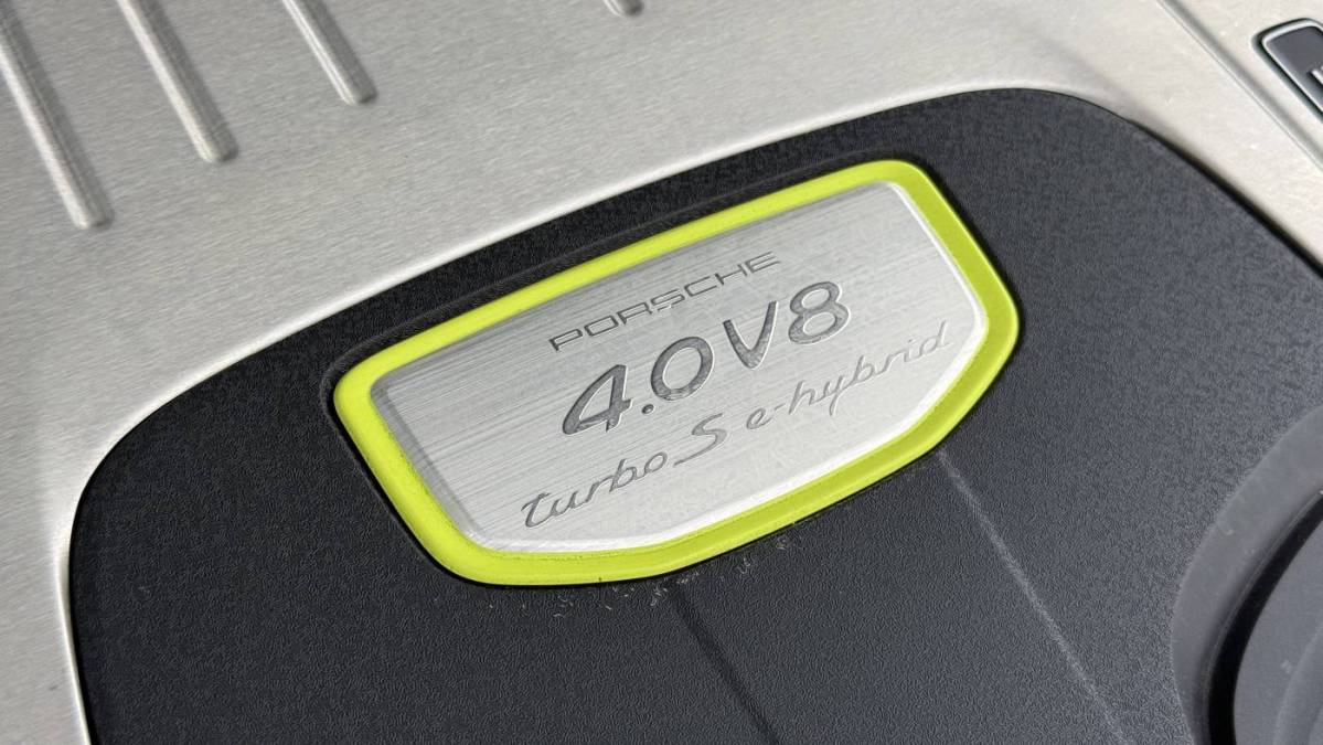 2018 Porsche Panamera - Images - 10
