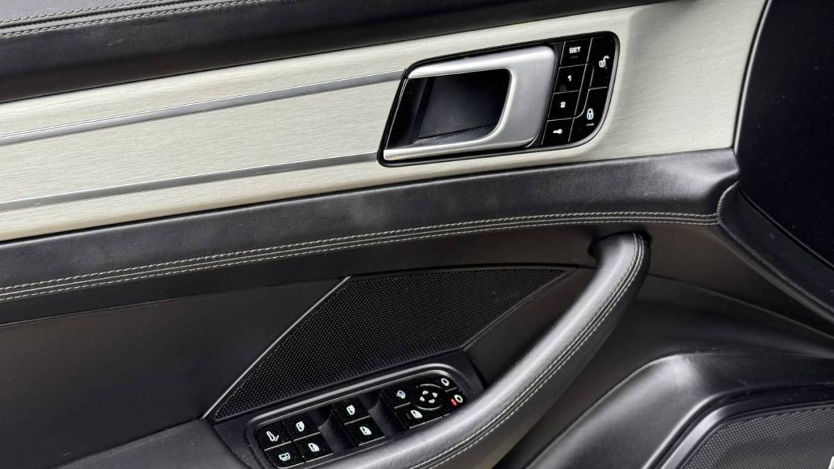 2018 Porsche Panamera - Images - 14