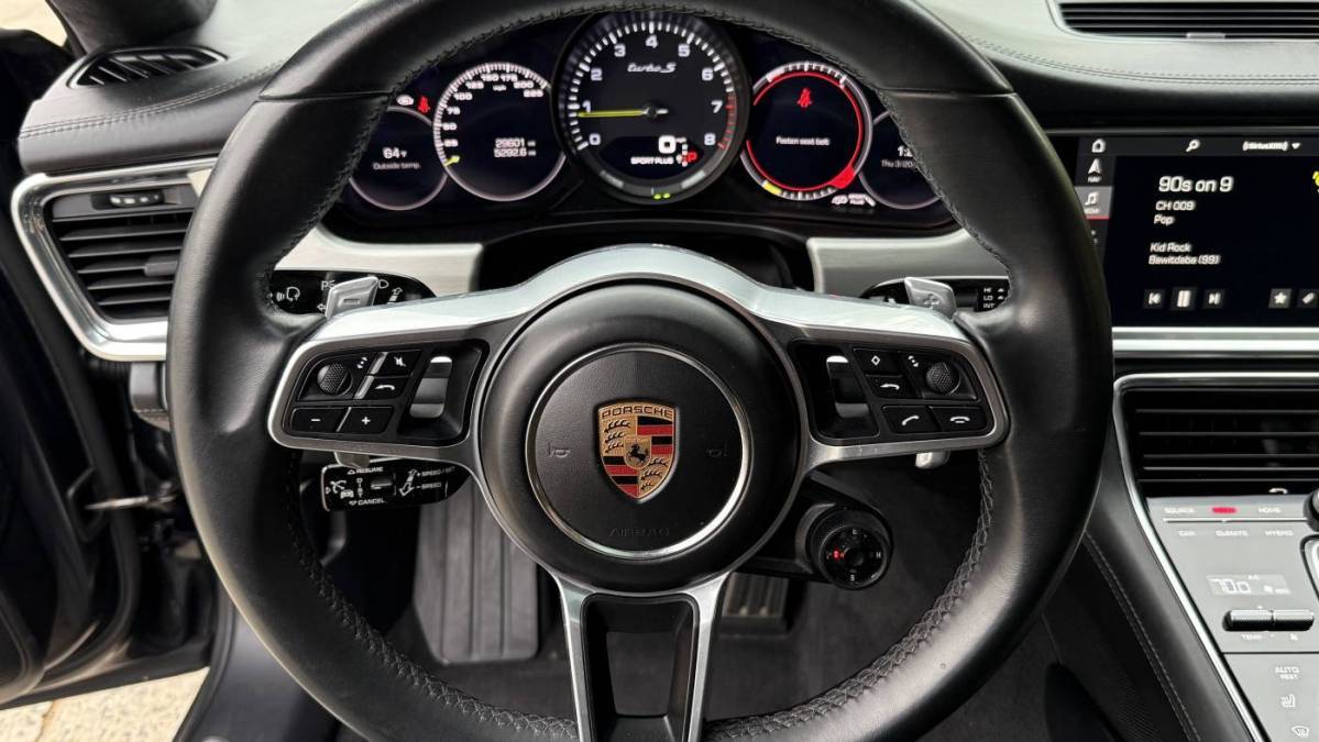 2018 Porsche Panamera - Images - 17