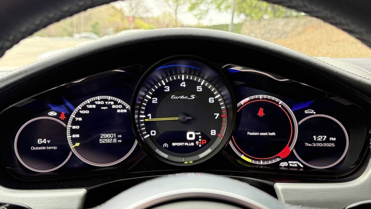 2018 Porsche Panamera - Images - 18