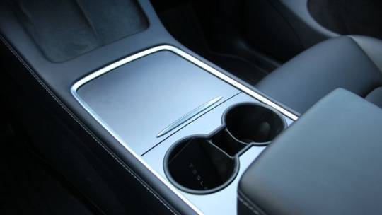 2024 Tesla Model Y 7SAYGDEF9RA268448