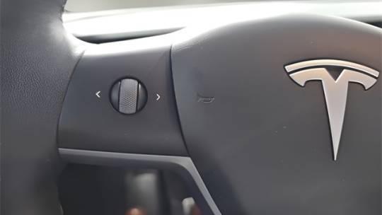 2022 Tesla Model Y 7SAYGDEF7NF381666