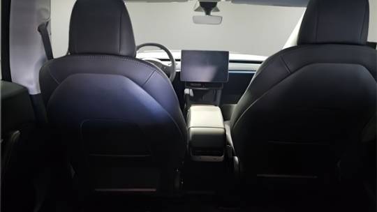 2022 Tesla Model Y 7SAYGDEF7NF381666