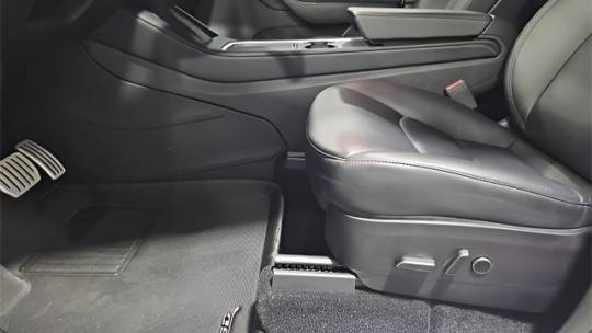 2022 Tesla Model Y 7SAYGDEF7NF381666