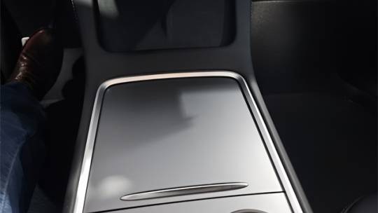 2022 Tesla Model Y 7SAYGDEF7NF381666