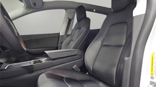 2022 Tesla Model Y 7SAYGDEF7NF381666