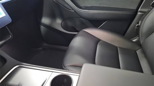 2022 Tesla Model Y 7SAYGDEF7NF381666
