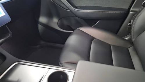 2022 Tesla Model Y 7SAYGDEF7NF381666