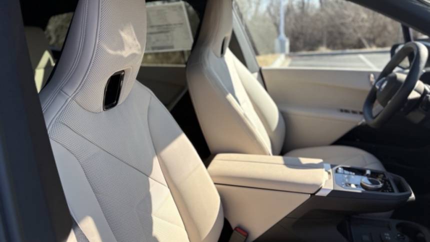 2025 BMW iX WB523CF04SCU76645