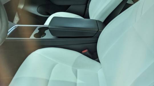 2021 Tesla Model Y 5YJYGDEE5MF224608