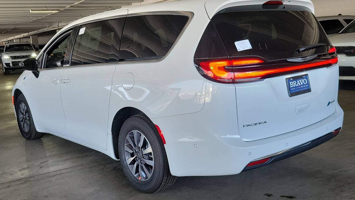 2025 Chrysler Pacifica 2C4RC1S72SR521521