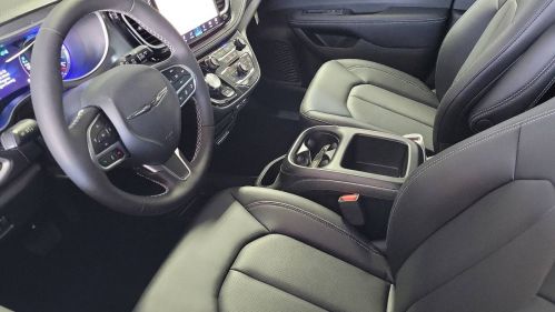 2025 Chrysler Pacifica 2C4RC1S72SR521521