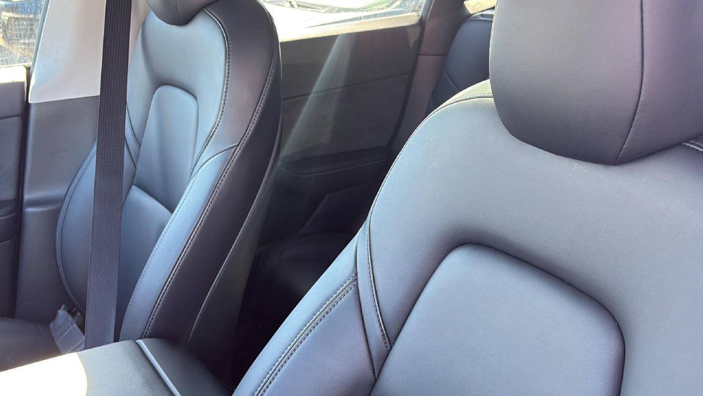2022 Tesla Model Y 7SAYGDEE2NF386362